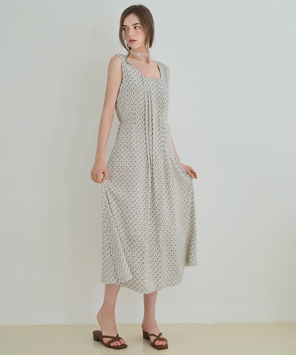 슬로우롤리(SLOWLOLLI) Pintuck long sleeveless dress_4 Colors