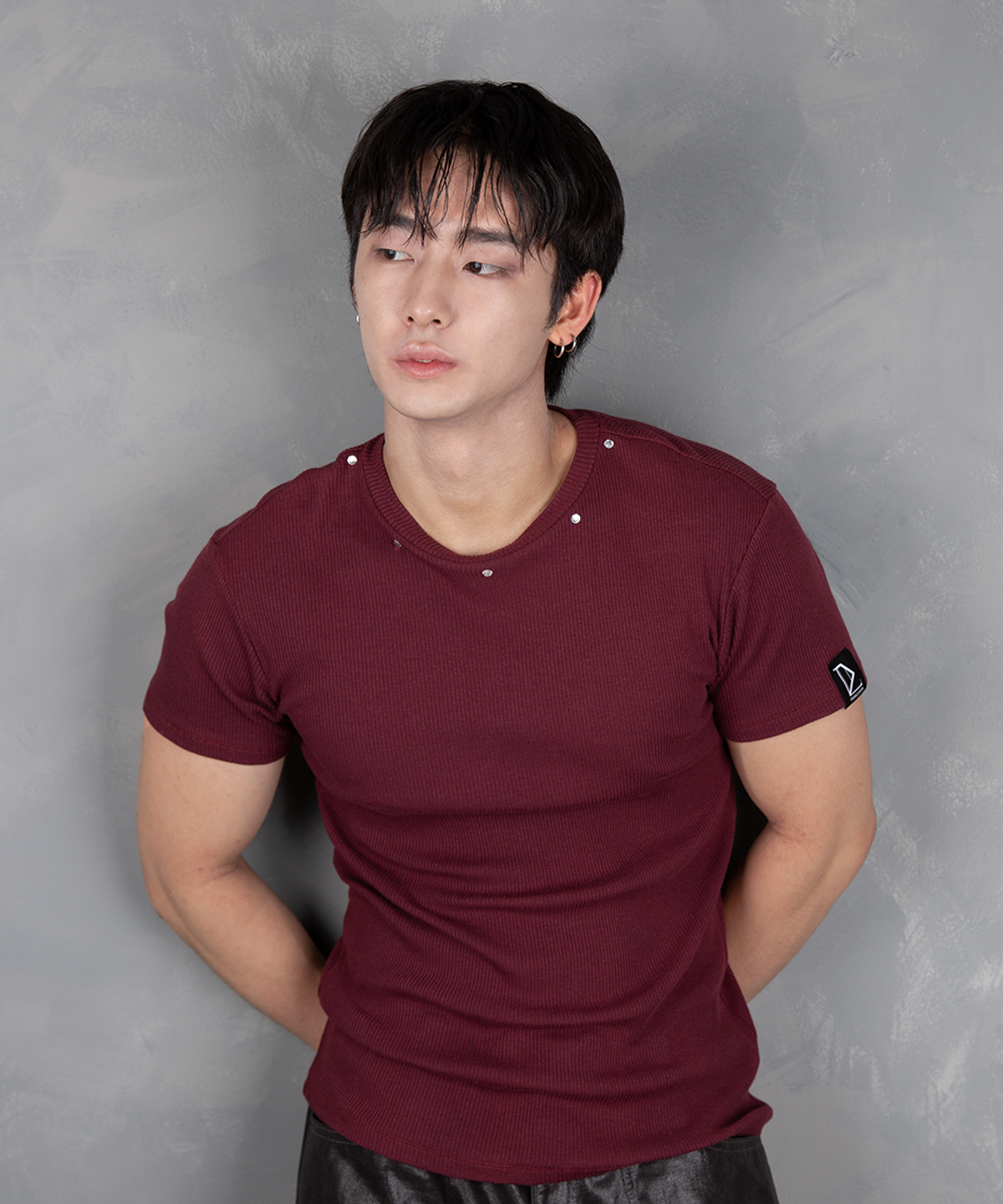 디그노루시르(DIGNOLUCIR) 큐빅 골지 슬림 반팔티(burgundy)