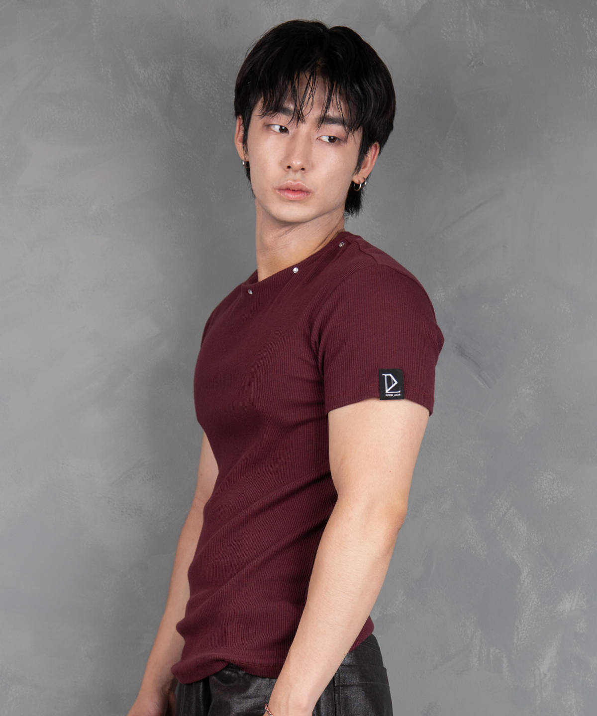 디그노루시르(DIGNOLUCIR) 큐빅 골지 슬림 반팔티(burgundy)
