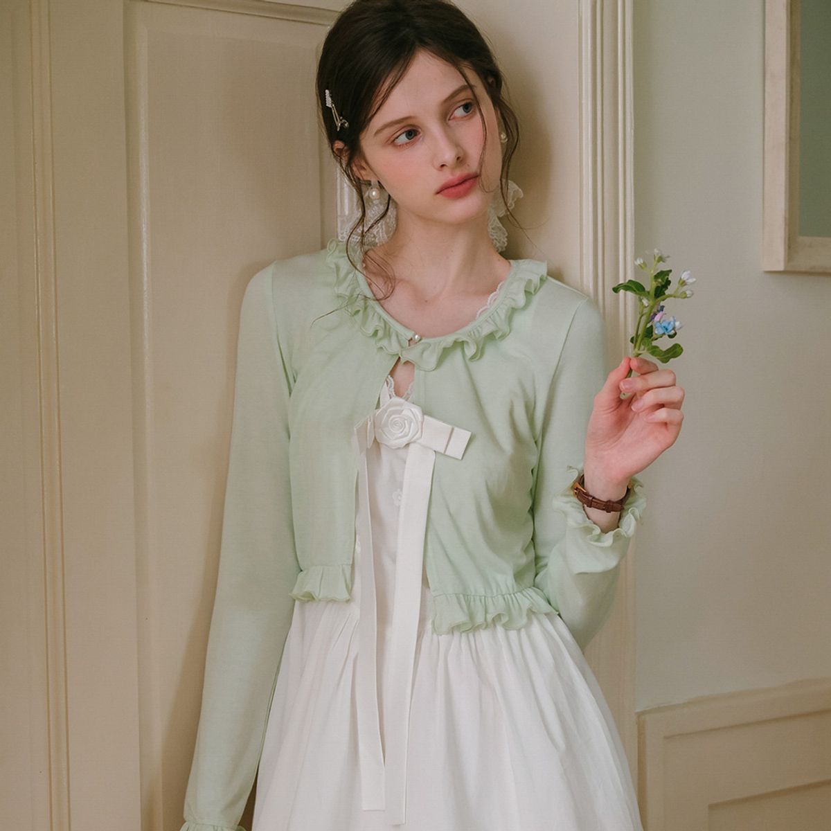 쎄무아듀(CEST MOIDEW) Cest_Frill cropped cardigan