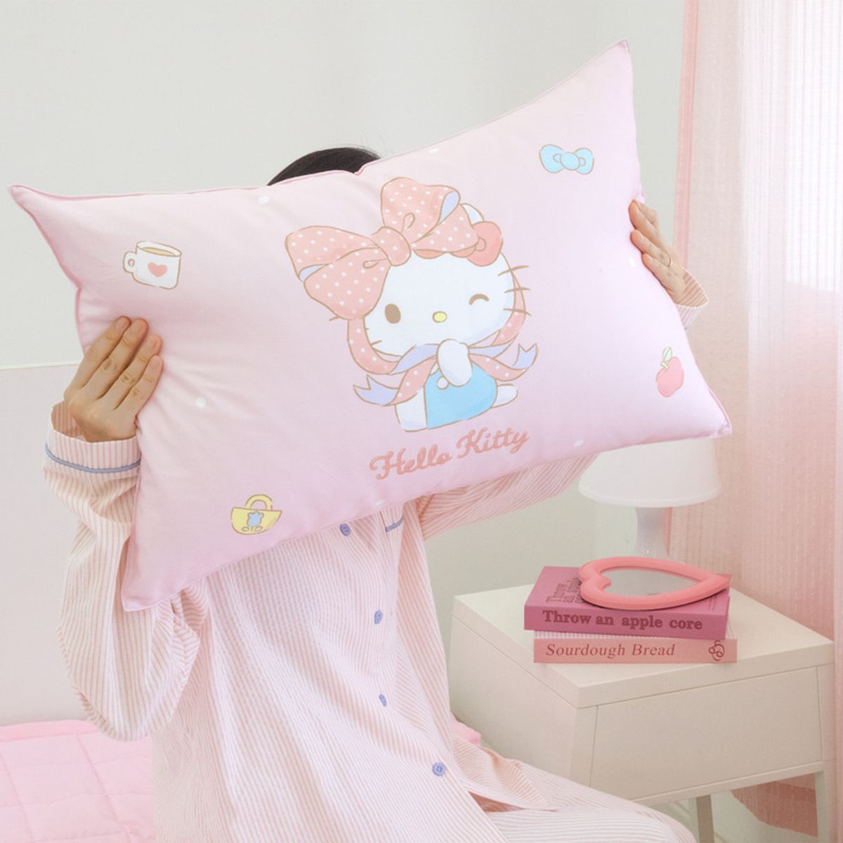 나라홈데코(NARAHOMEDECO) 산리오 헬로키티 베개 빅리본