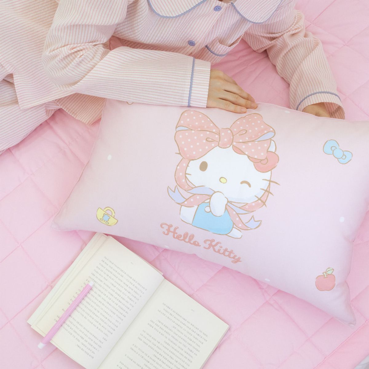 나라홈데코(NARAHOMEDECO) 산리오 헬로키티 베개 빅리본