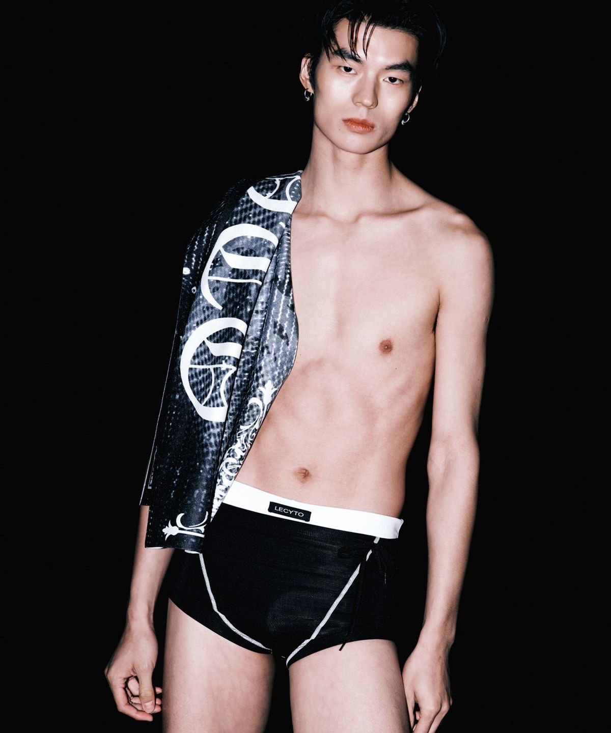 레씨토(LECYTO) Split Layer Swim Shorts_[Black]