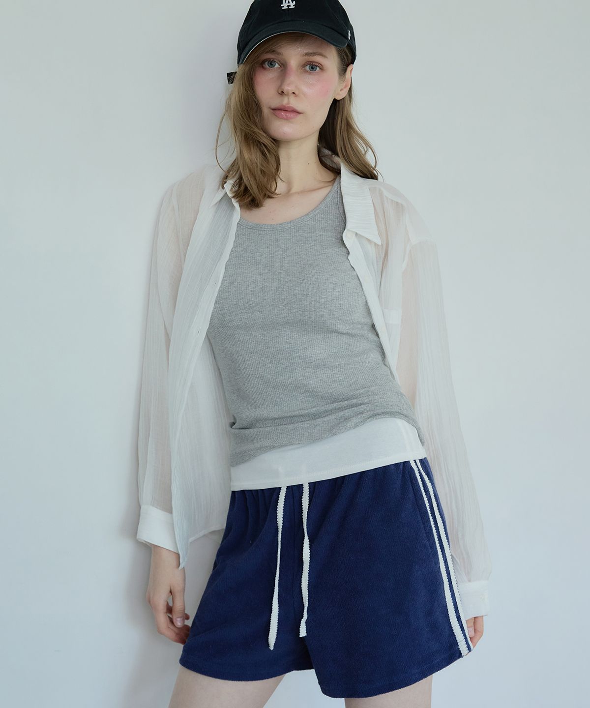 로브로브(LOVLOV) SUNNY EASE SHORTS