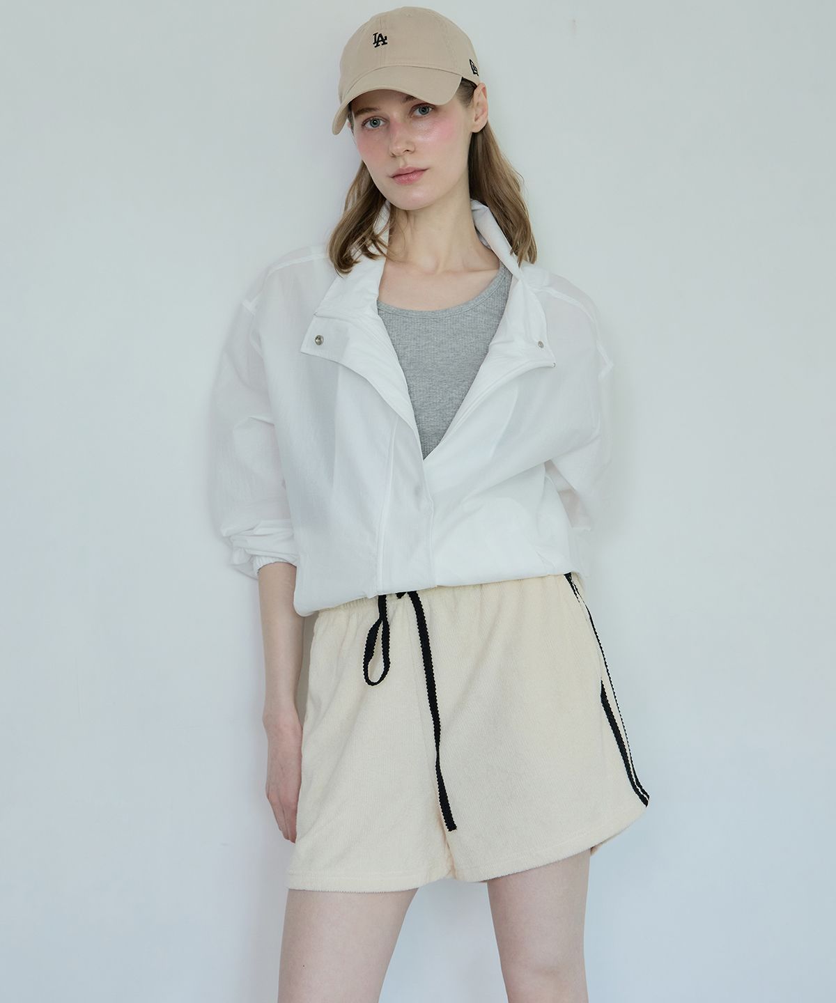 로브로브(LOVLOV) SUNNY EASE SHORTS