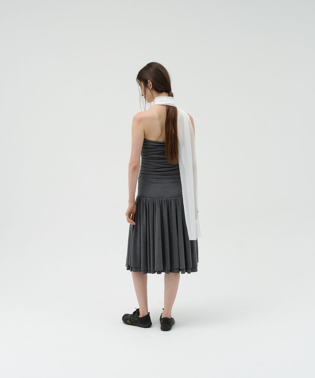 로우타이드(LOW TIDE) TWO-WAY SHIRRING DRESS [CHARCOAL]