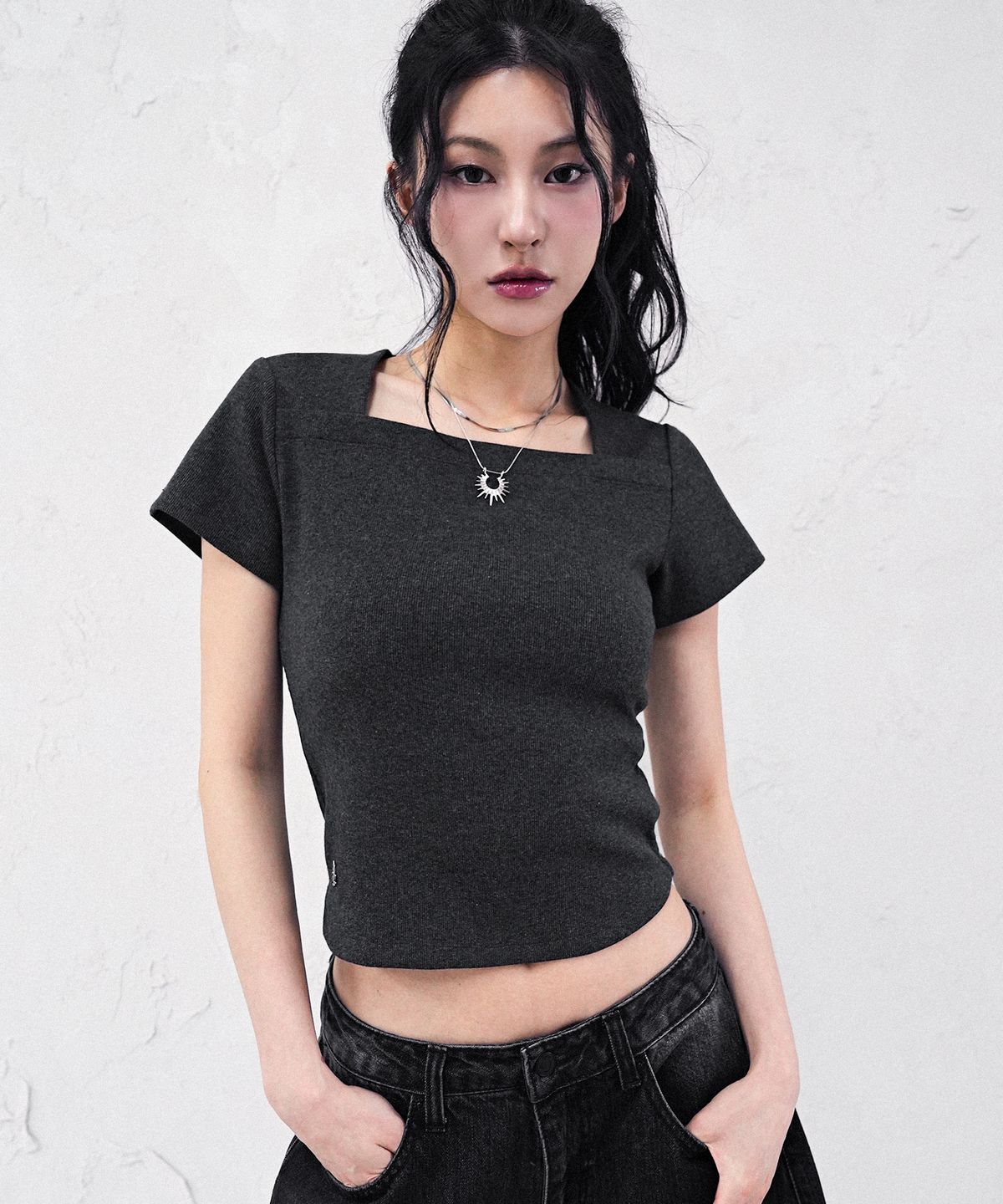 어반드레스(AVANDRESS) Pigment Back Hole T-shirt - 4COL