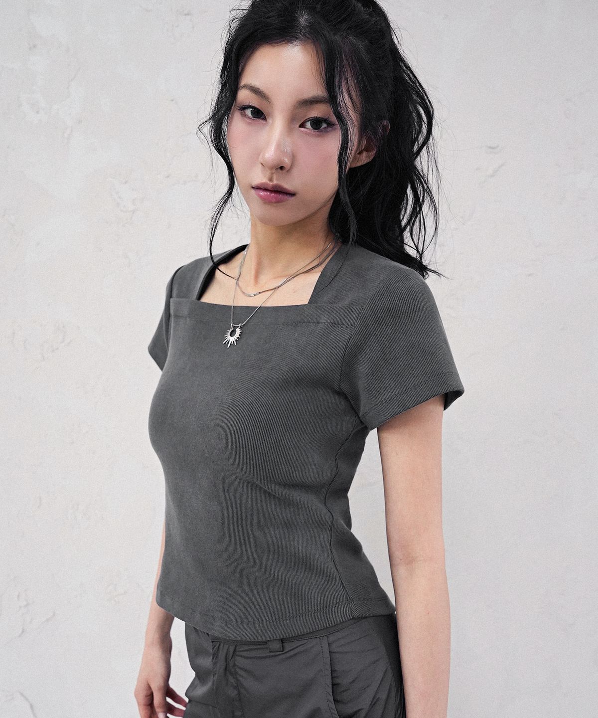 어반드레스(AVANDRESS) Pigment Back Hole T-shirt - 4COL