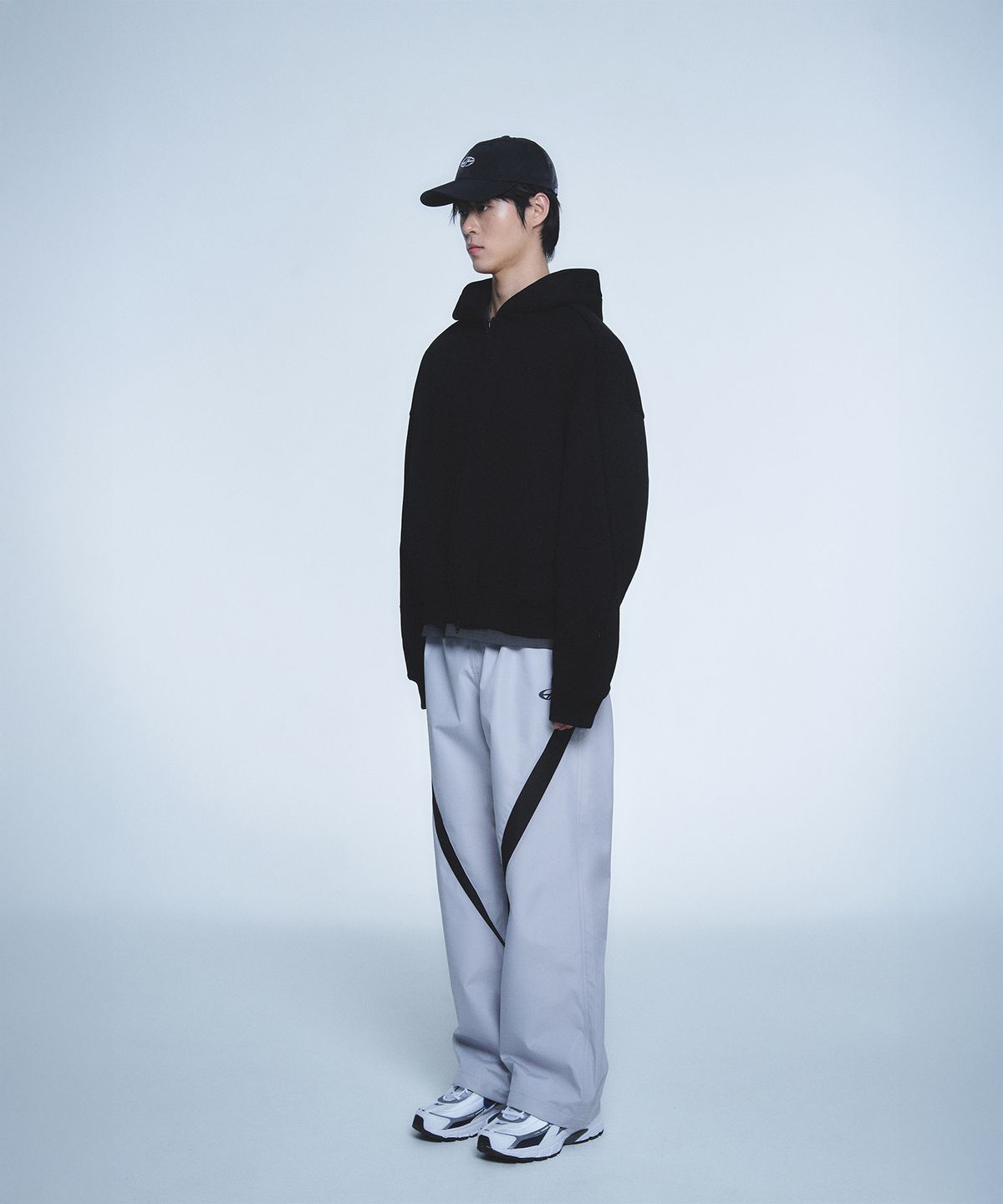 현피트(HYUNFIT) LINE HOODIE ZIP-UP-[BLACK]