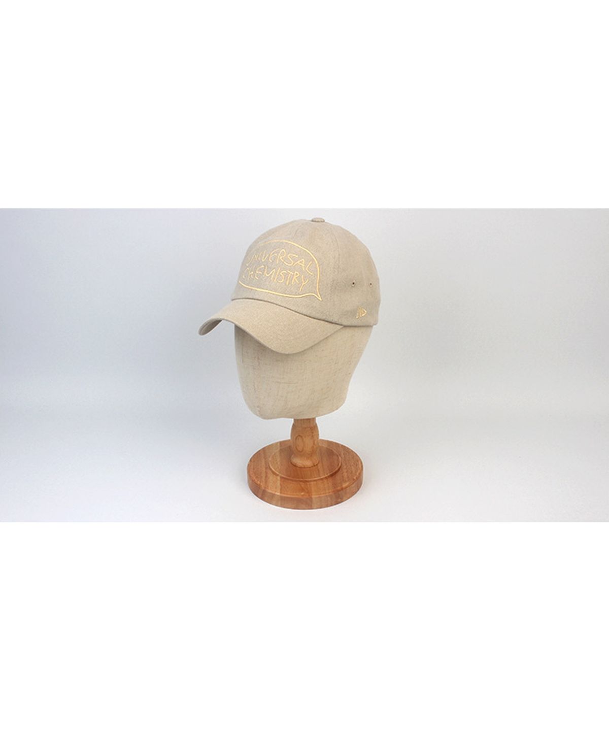 유니버셜 케미스트리(UNIVERSAL CHEMISTRY) Big Logo Washing Beige Ballcap 워싱볼캡