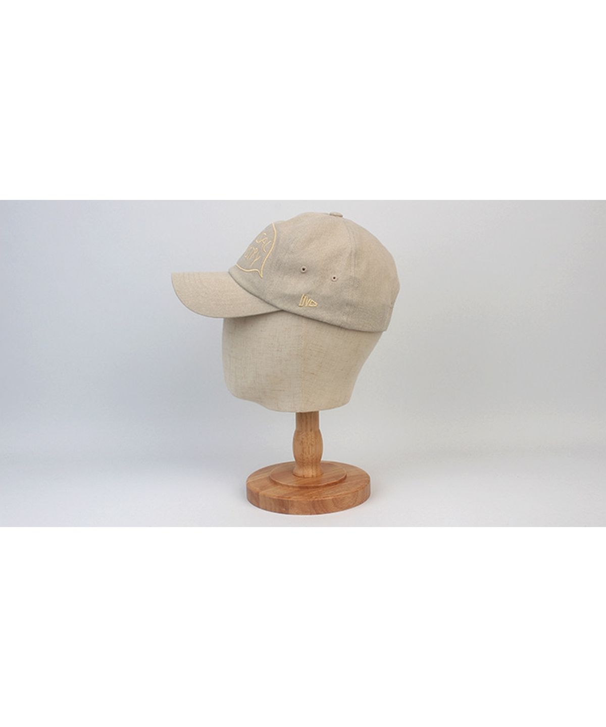 유니버셜 케미스트리(UNIVERSAL CHEMISTRY) Big Logo Washing Beige Ballcap 워싱볼캡
