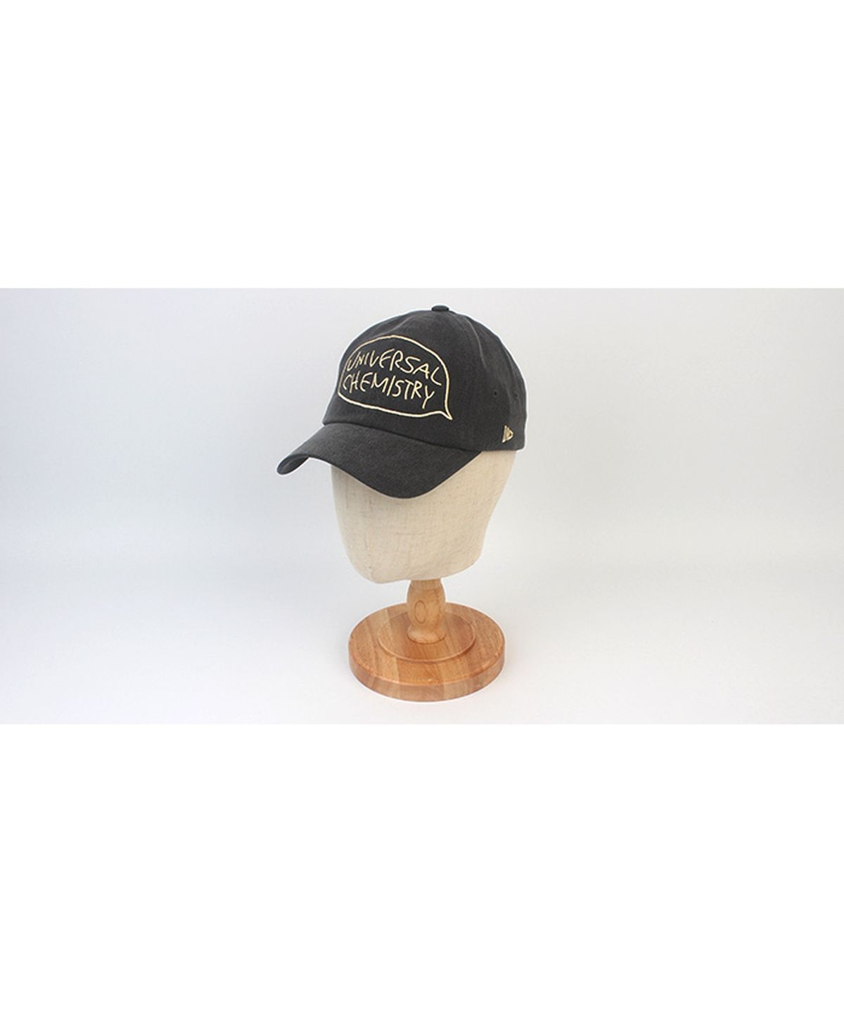 유니버셜 케미스트리(UNIVERSAL CHEMISTRY) Big Logo Washing Gray Ballcap 워싱볼캡