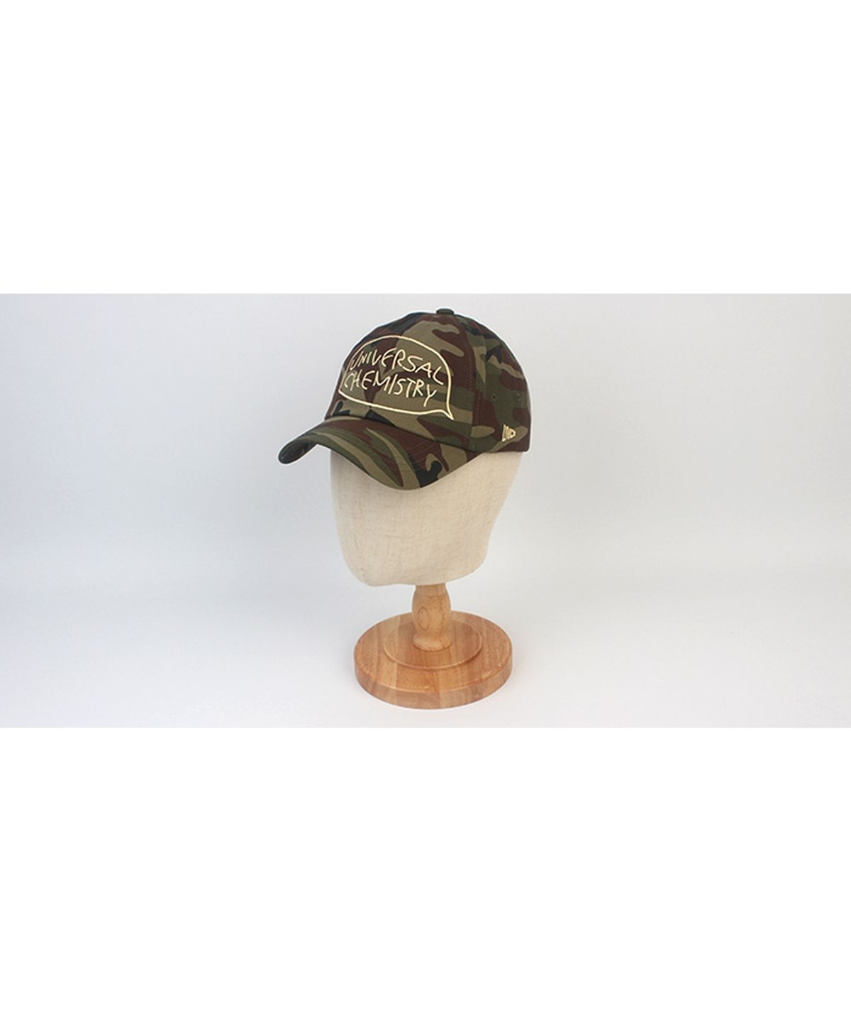 유니버셜 케미스트리(UNIVERSAL CHEMISTRY) Big Logo Camo Ballcap 카모볼캡