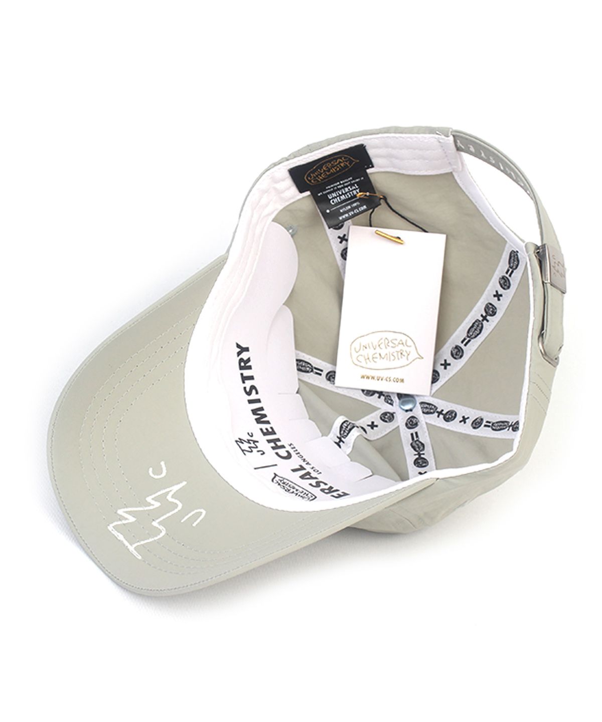 유니버셜 케미스트리(UNIVERSAL CHEMISTRY) Big Logo Nylon Pastel Beige Ballcap 나일론볼캡