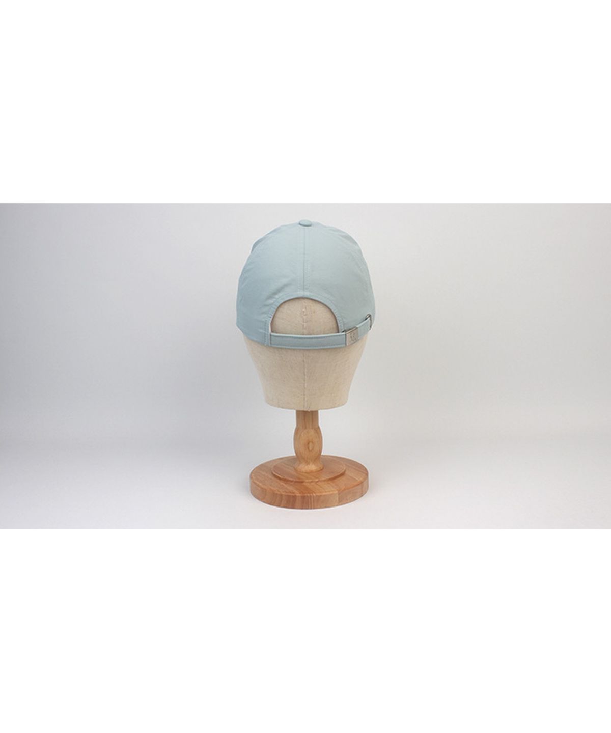 유니버셜 케미스트리(UNIVERSAL CHEMISTRY) Big Logo Nylon Pastel Blue Ballcap 나일론볼캡
