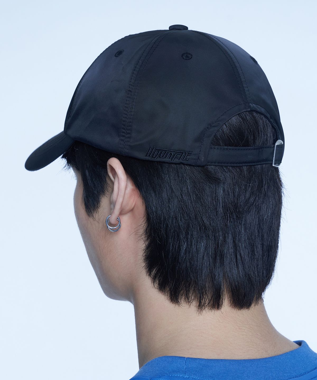 현피트(HYUNFIT) ESSENTIAL BLACK LOGO CAP