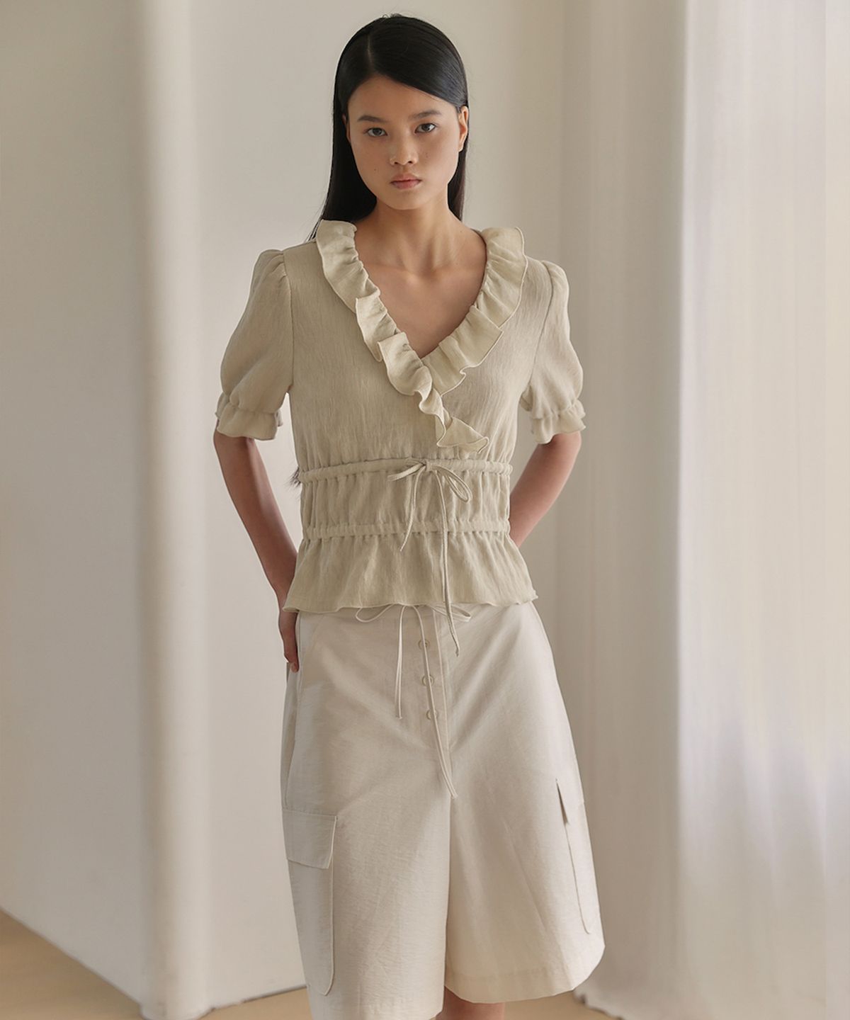 아우로(OURO) BUTTON CARGO BERMUDA [ CREAM ]