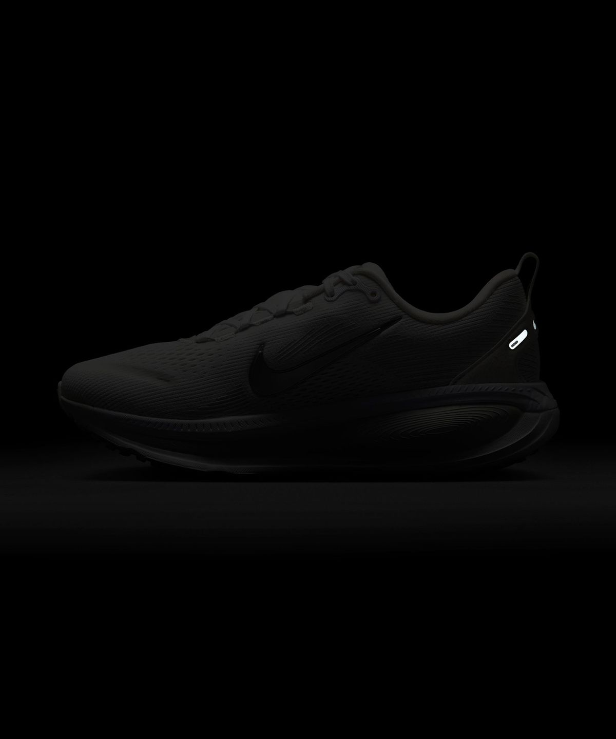 나이키(NIKE) 보메로 18 W - 화이트:포톤 더스트:서밋 화이트:메탈릭 실버 / HM6804-104