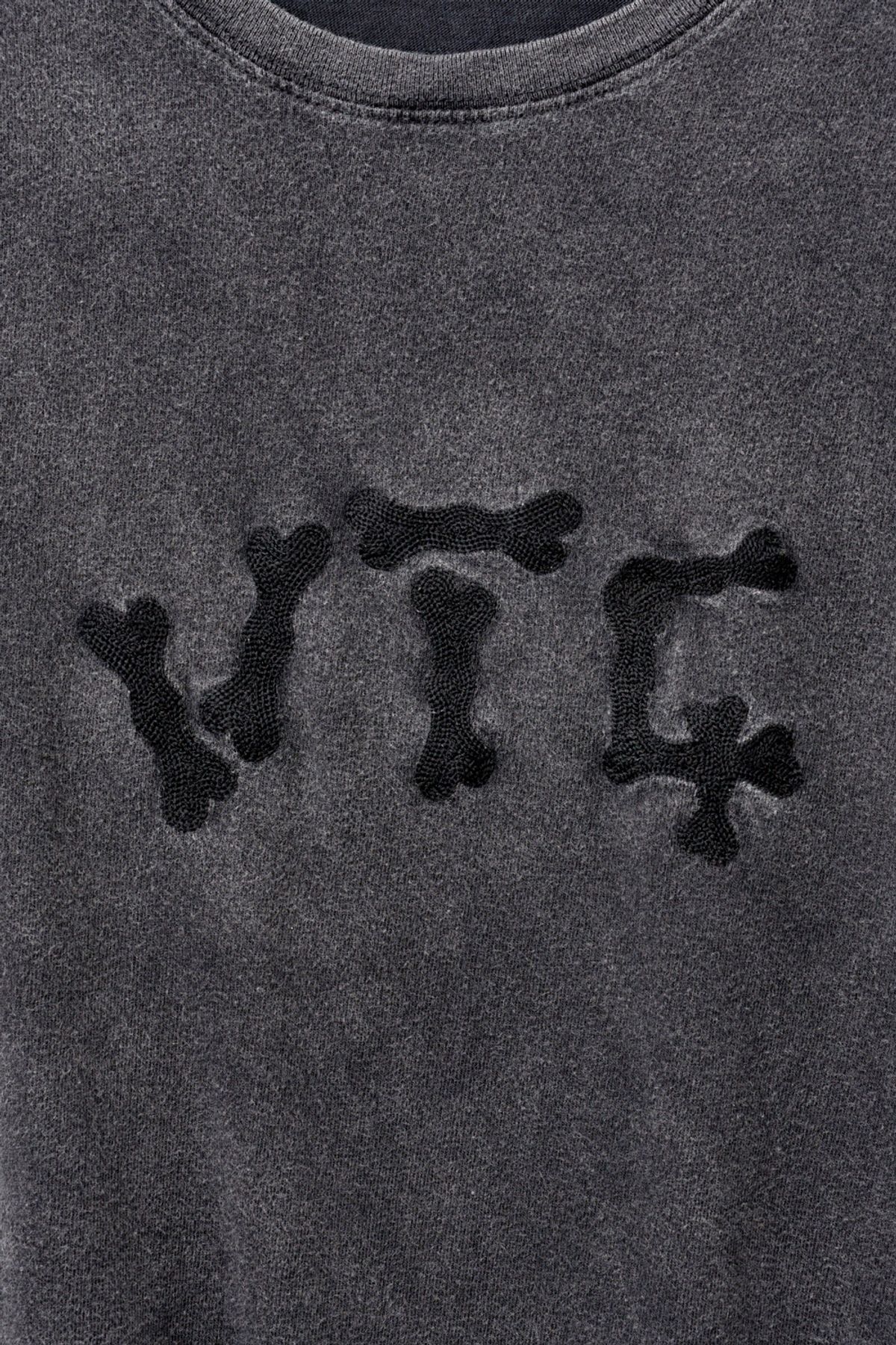 해칭룸(HATCHINGROOM) VTG Embroidery Tee Black