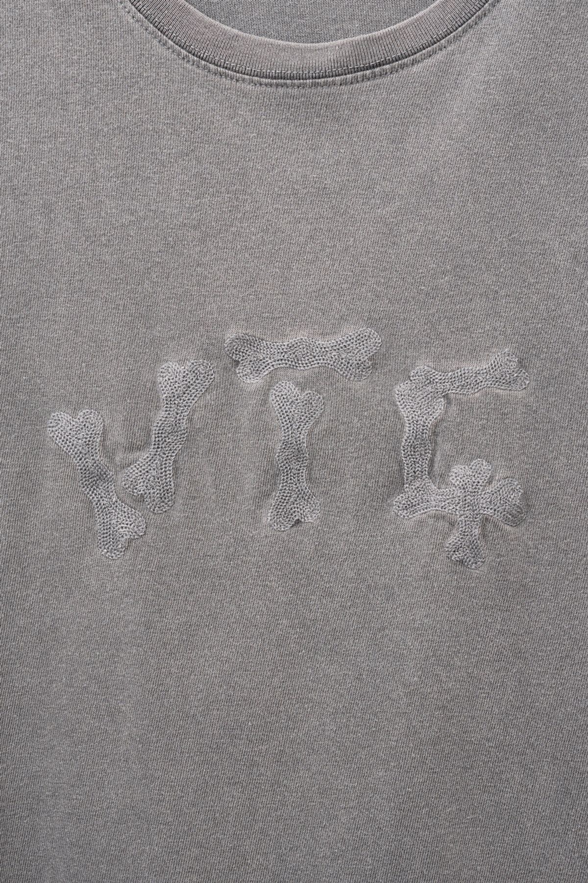 해칭룸(HATCHINGROOM) VTG Embroidery Tee Rose Grey