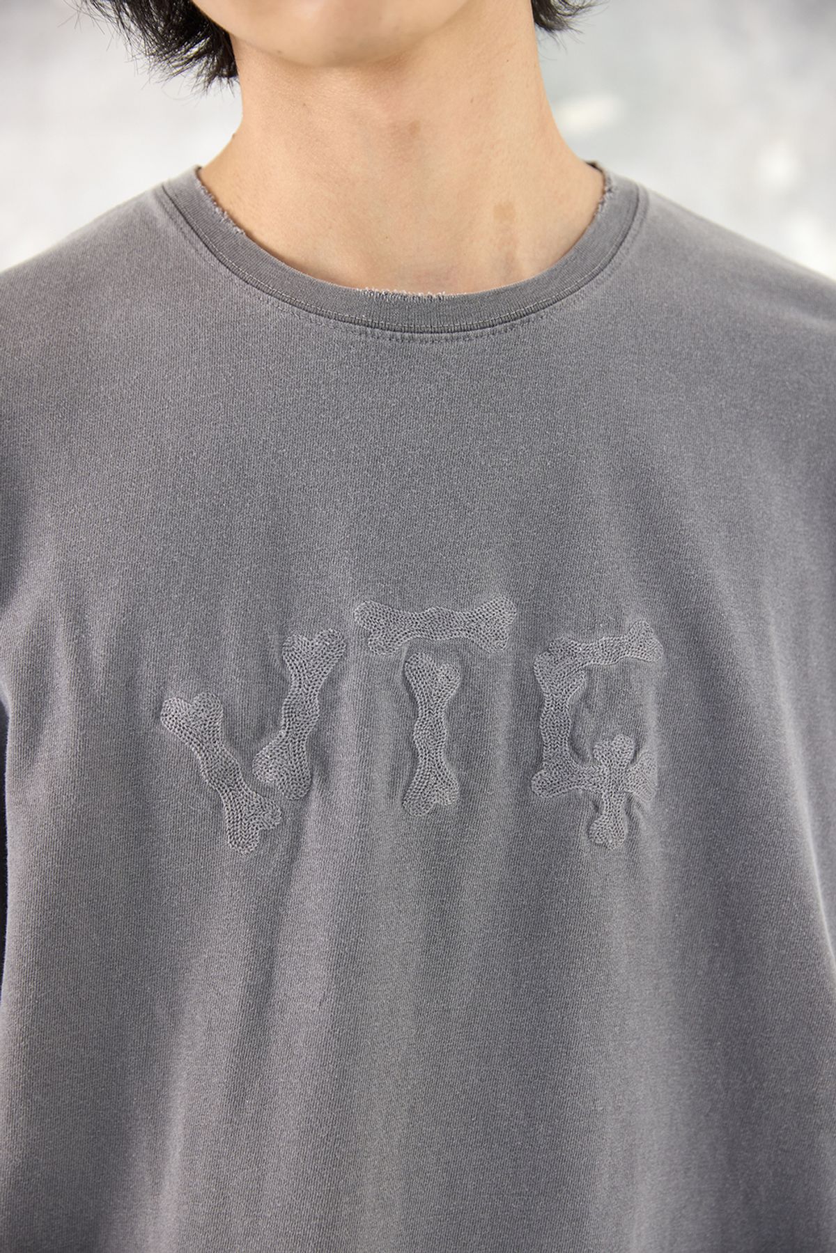 해칭룸(HATCHINGROOM) VTG Embroidery Tee Rose Grey