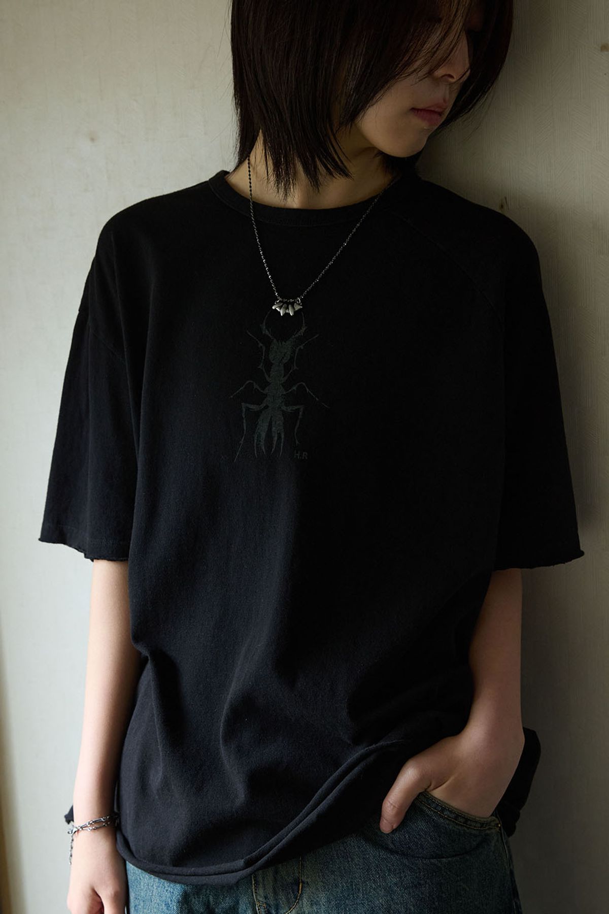 해칭룸(HATCHINGROOM) Ant Tee Black