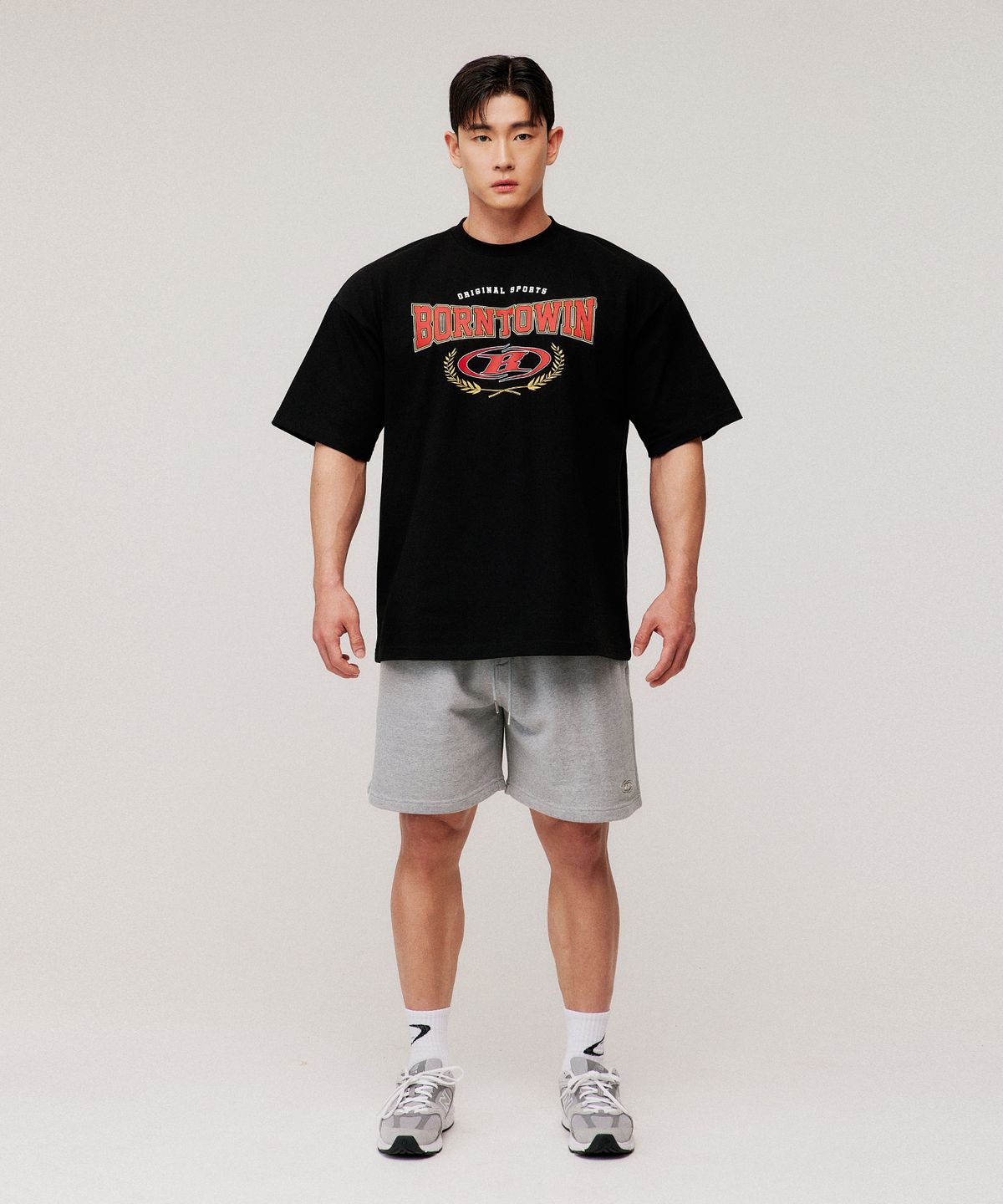 본투윈(BORN TO WIN) SYMBOL B VICTORY SEMI OVER FIT T-SHIRTS [BLACK]