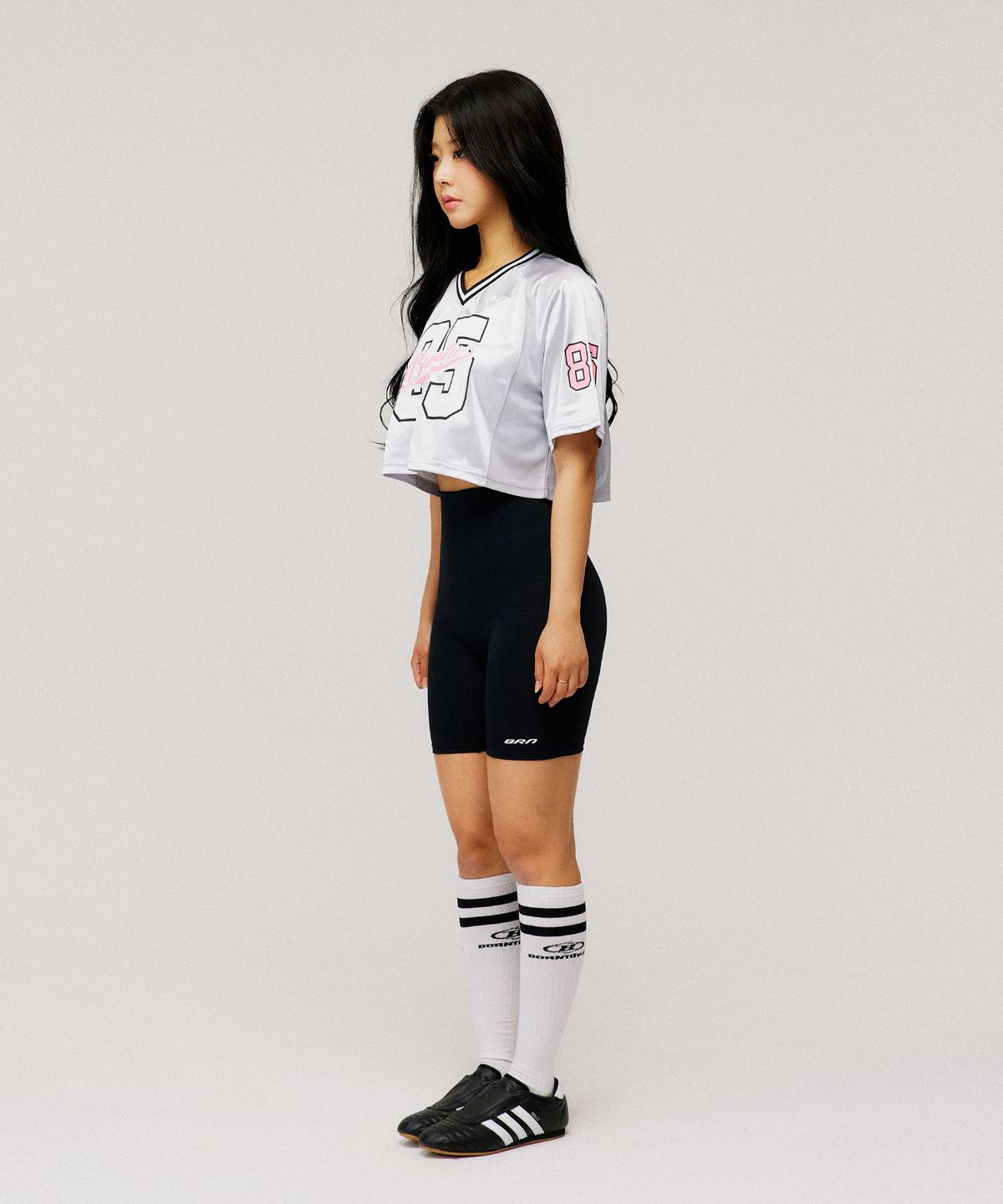 본투윈(BORN TO WIN) W RUGBY JERSEY CROP T-SHIRTS [SILVER]