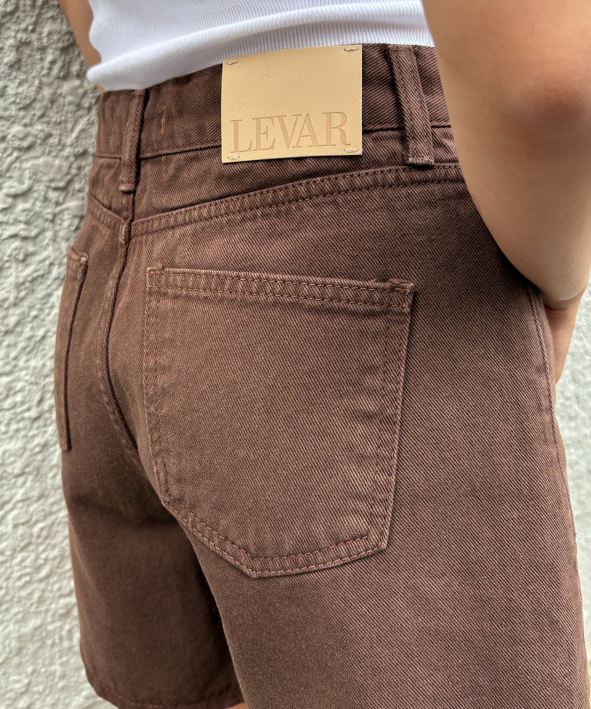 르바(LEVAR) Classic Staple Denim Shorts - Cocoa Brown