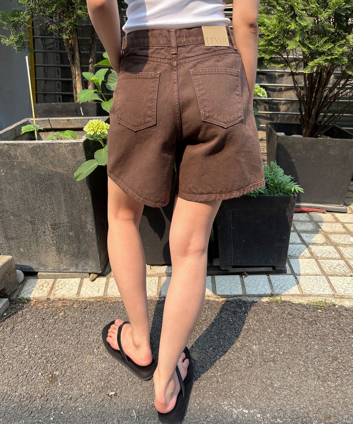 르바(LEVAR) Classic Staple Denim Shorts - Cocoa Brown