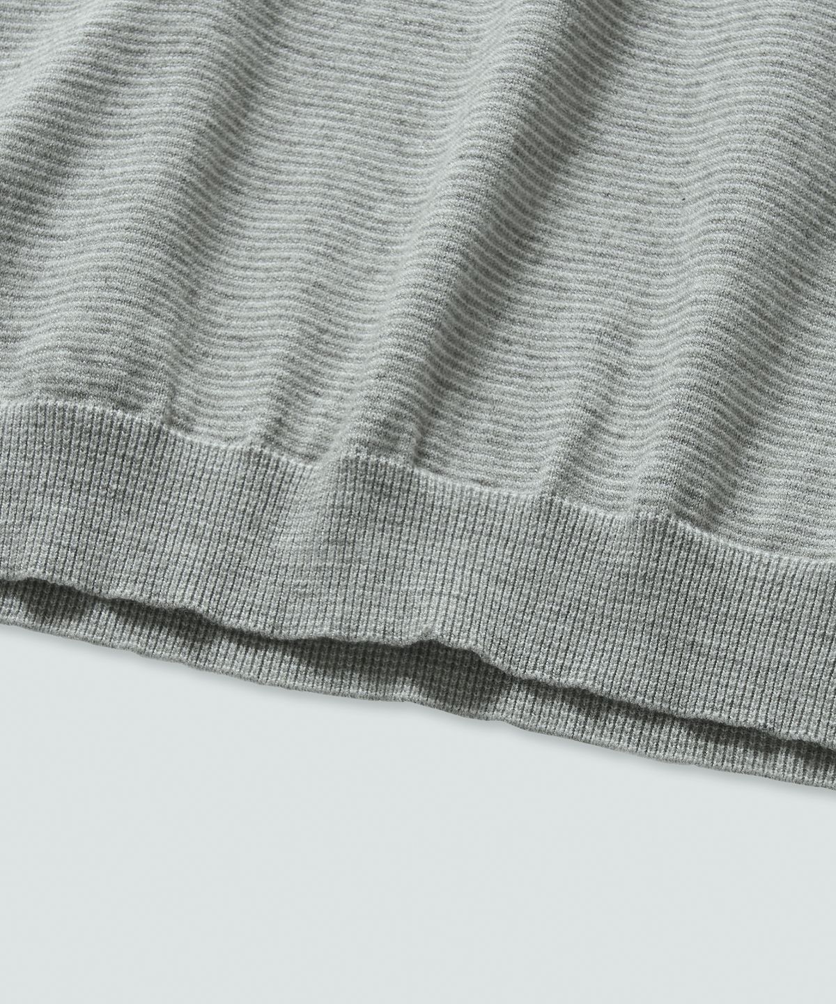 필프(PEALP) Half-Open Collar Short-Sleeved Stripe Knit (Gray)