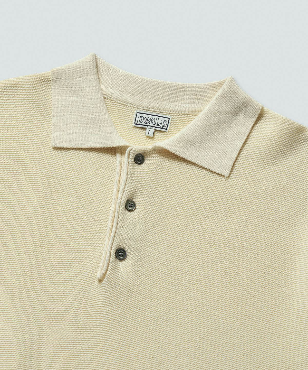 필프(PEALP) Half-Open Collar Short-Sleeved Cotton Knit (Ivory)