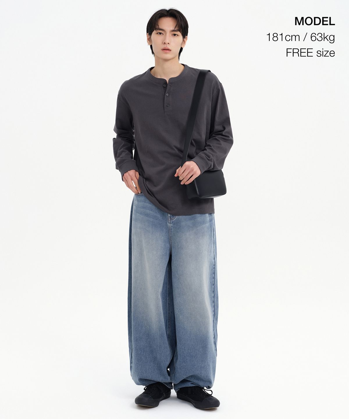 무신사 스탠다드(MUSINSA STANDARD) 신세틱 레더 카메라 백 [블랙]