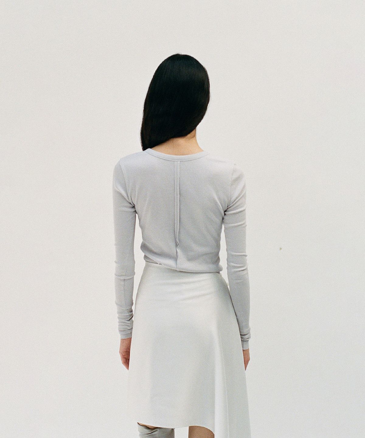 보프(VOEF) 빈크 롱슬리브 탑 (실버 그레이)