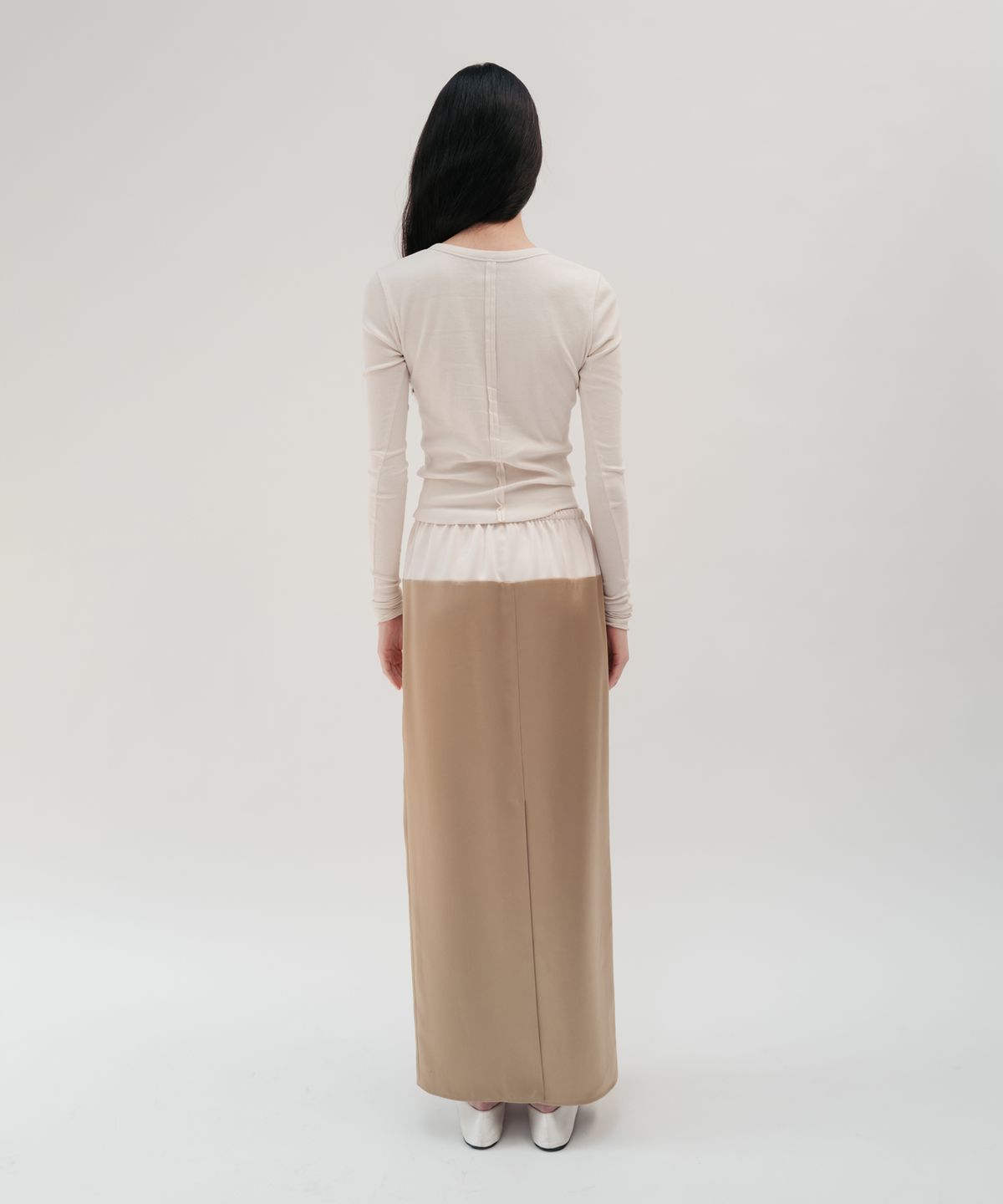 보프(VOEF) 사바 콘트라스트 새틴 스커트 (베이지)