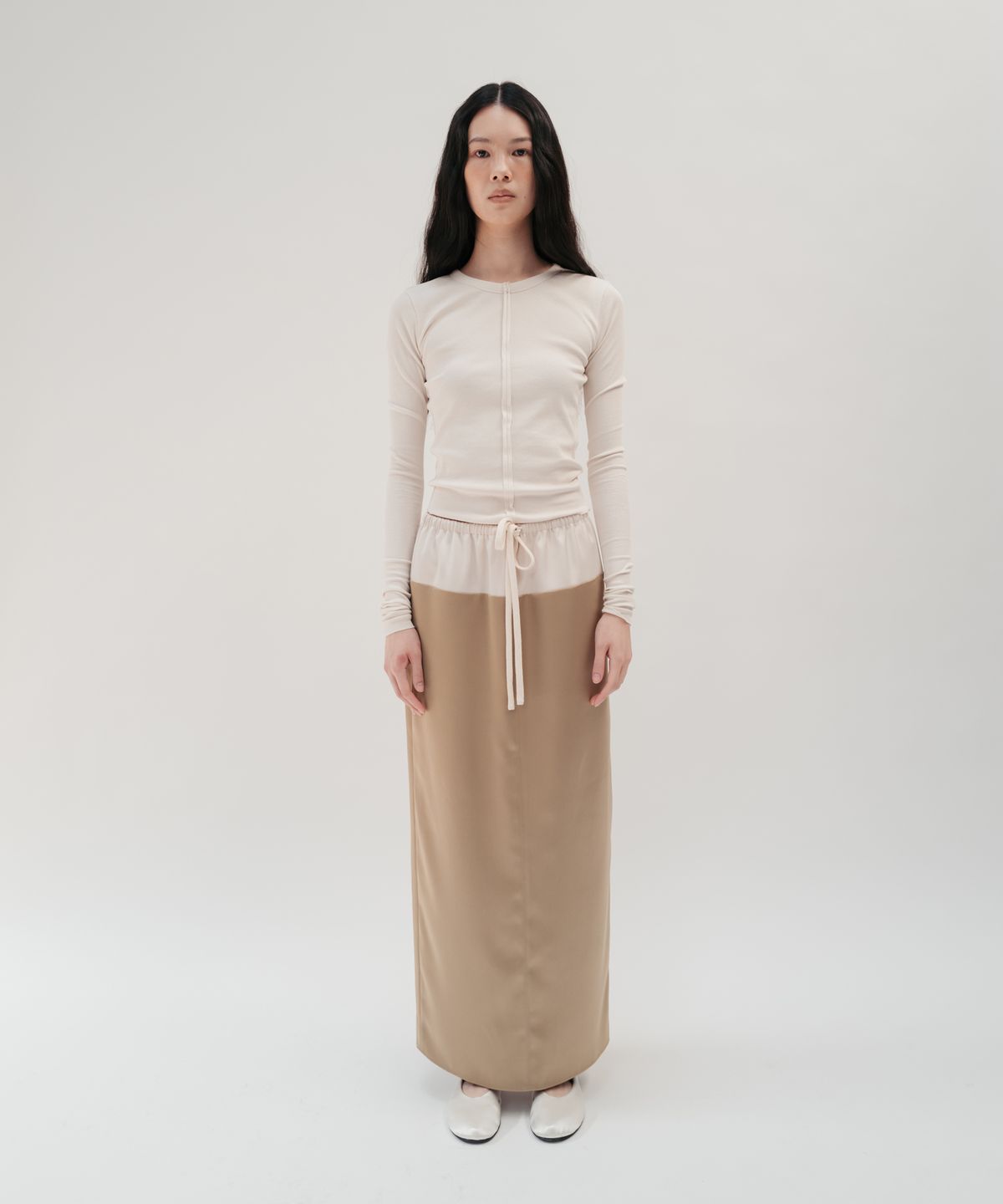 보프(VOEF) 사바 콘트라스트 새틴 스커트 (베이지)