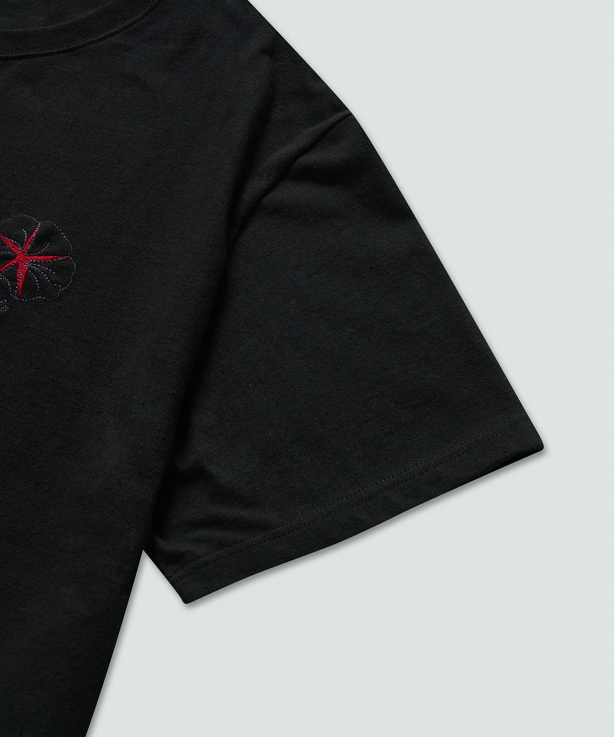 필프(PEALP) Morning Glory Essential T-Shirt (Black)