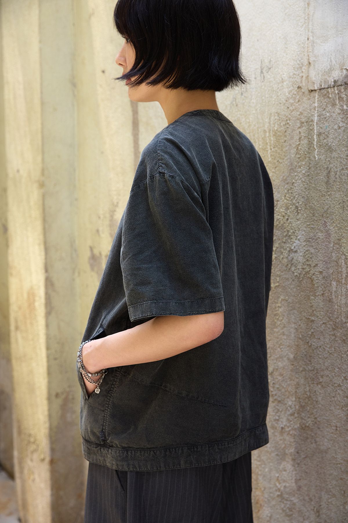 해칭룸(HATCHINGROOM) Layer Shirket Black