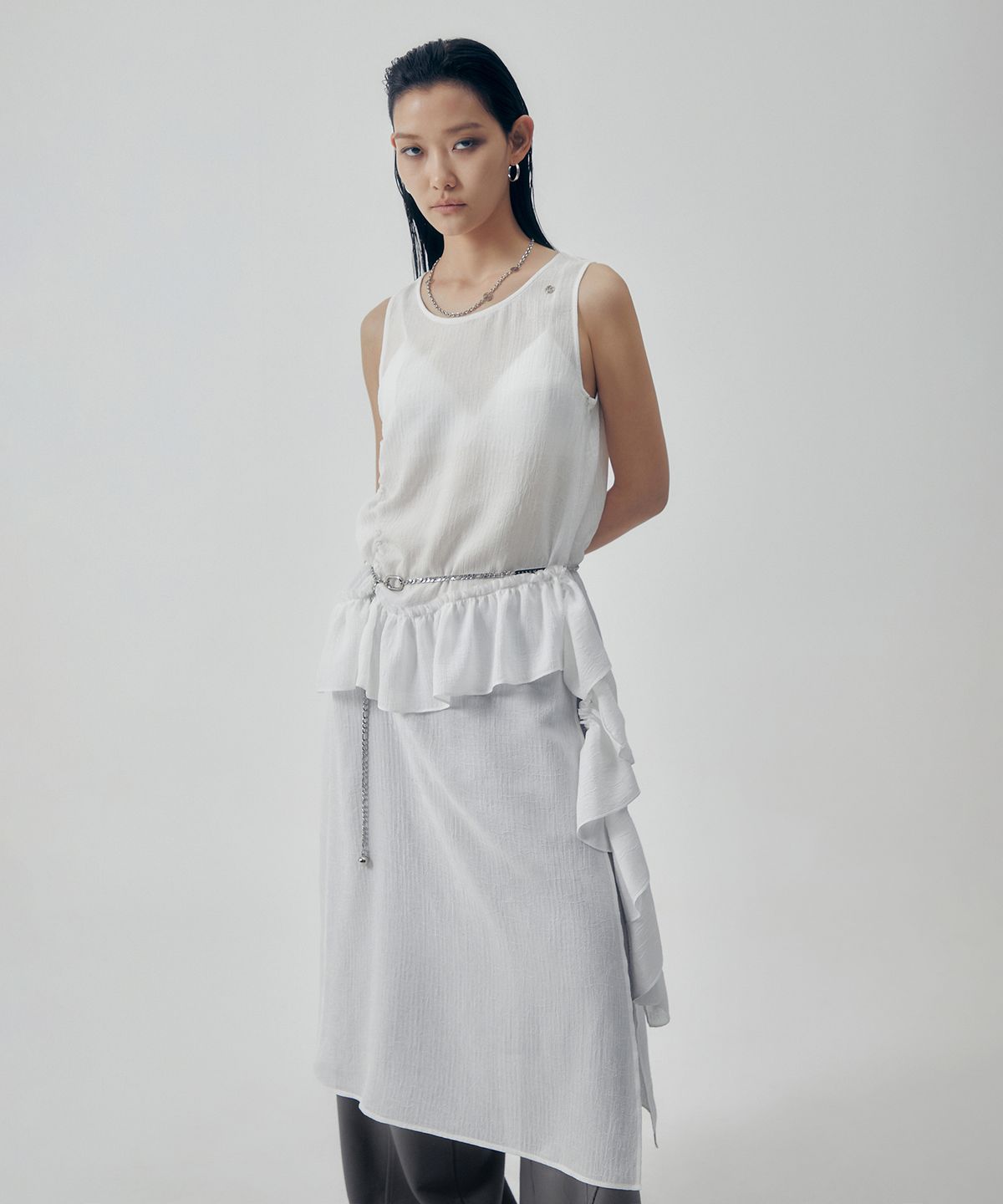 트리밍버드(TREEMINGBIRD) Ruffle Sleeveless One-piece [ White ]