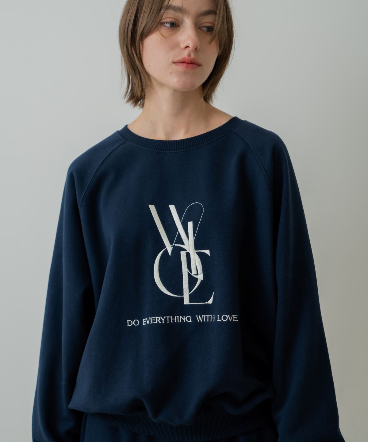 위오이(WIOE) Wioe Logo Sweatshirt_Navy