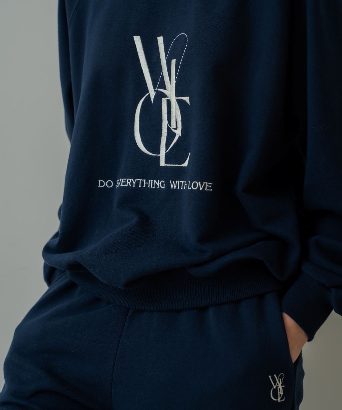 위오이(WIOE) Wioe Logo Sweatshirt_Navy