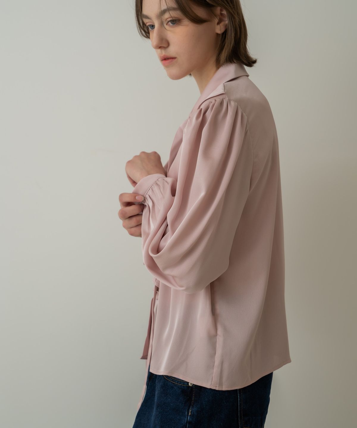 위오이(WIOE) Mien Ruffle Tie Blouse_Indy Pink