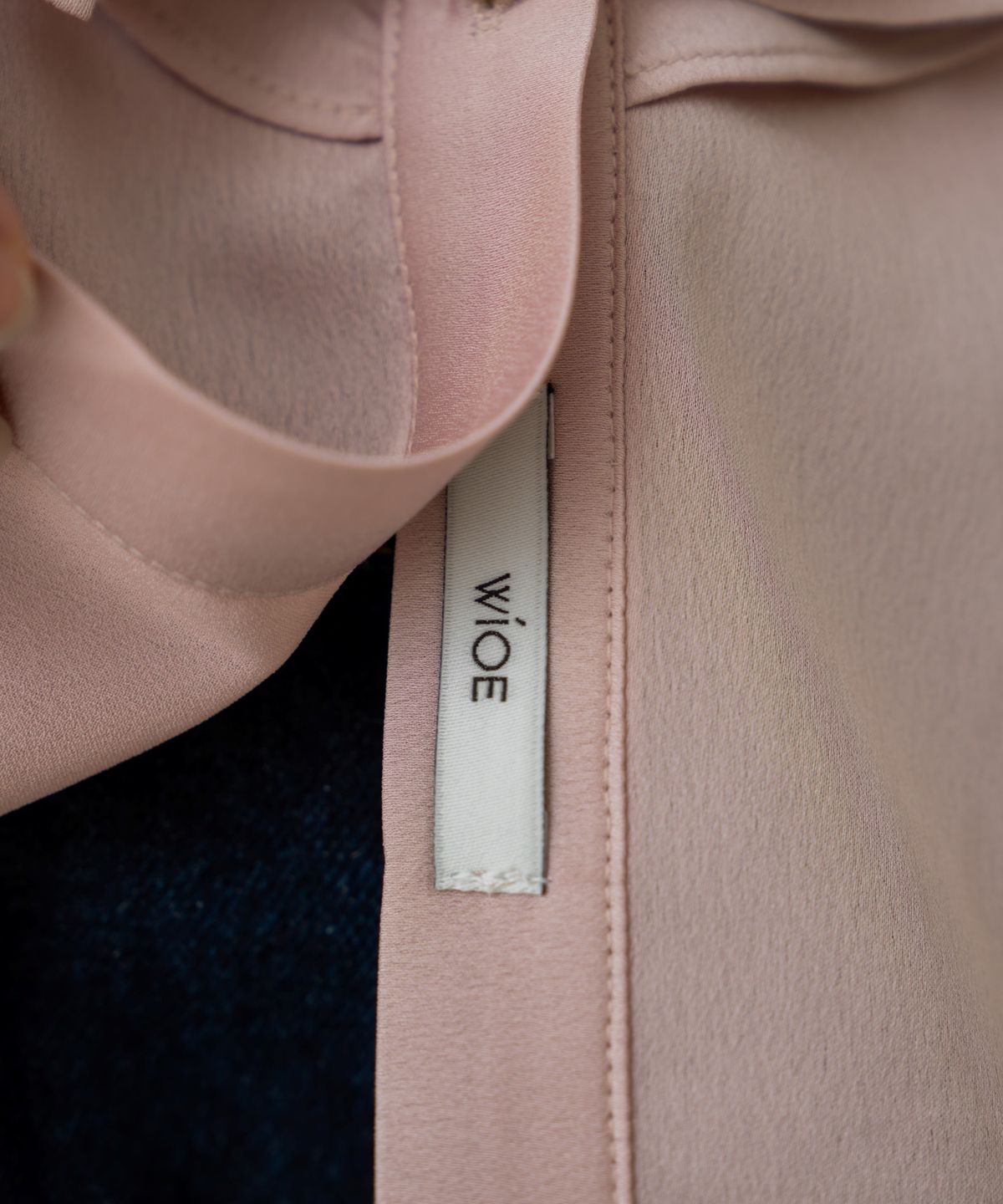 위오이(WIOE) Mien Ruffle Tie Blouse_Indy Pink