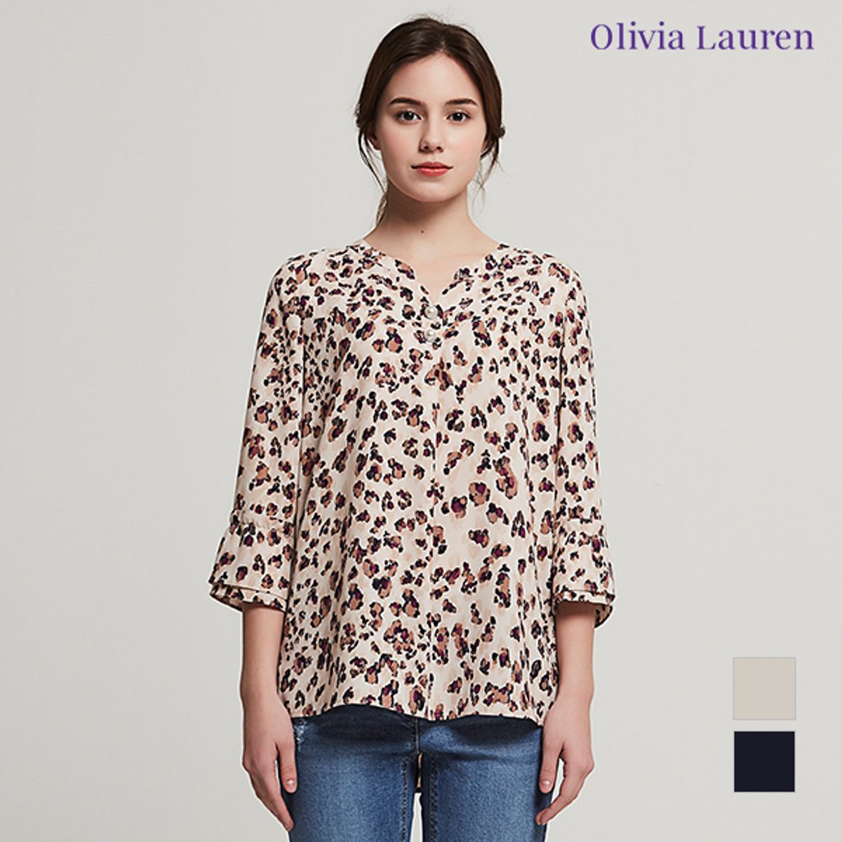 올리비아로렌(OLIVIALAUREN) V넥 프린트 블라우스_VOCNLVM3141