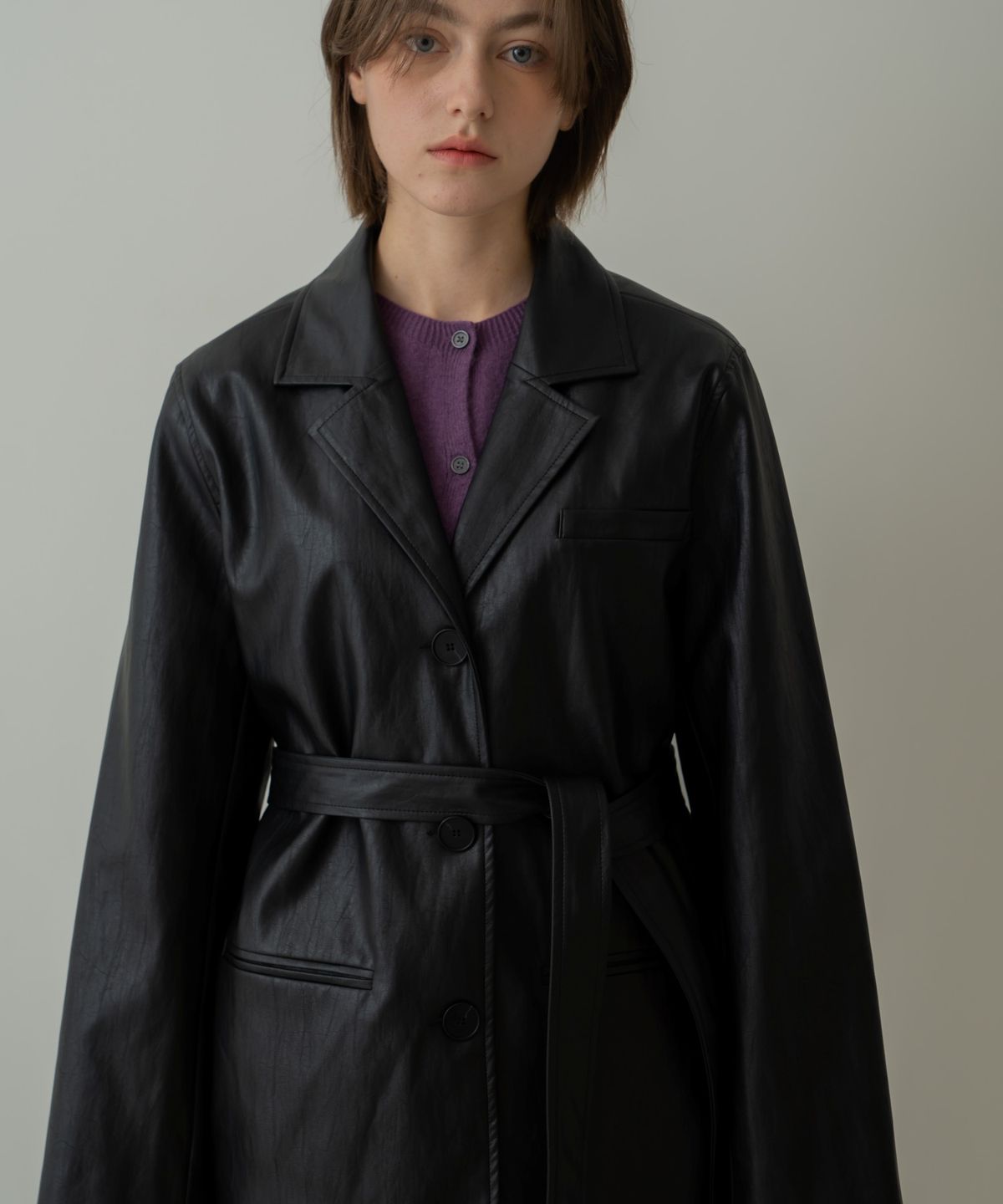 위오이(WIOE) Riva Leather Belted Jacket_Black