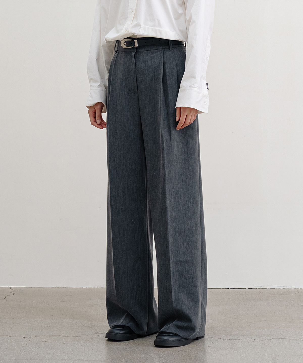 클루니(CLUNY) Moment Classic Pintuck Wide Pants - Gray