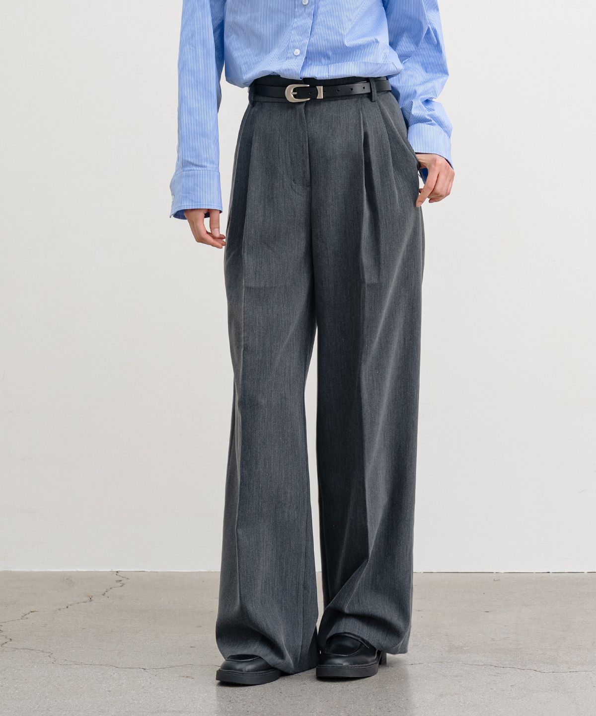 클루니(CLUNY) Moment Classic Pintuck Wide Pants - Gray