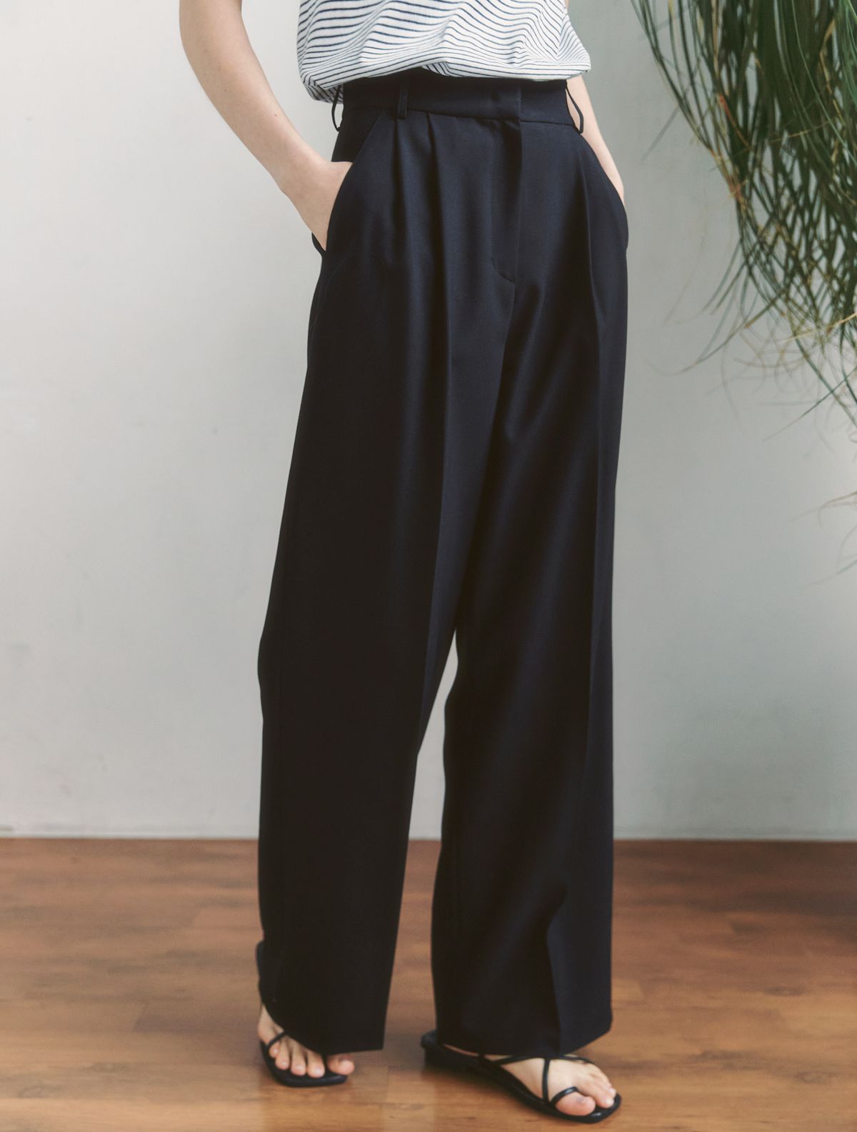 클루니(CLUNY) Moment Classic Pintuck Wide Pants - black