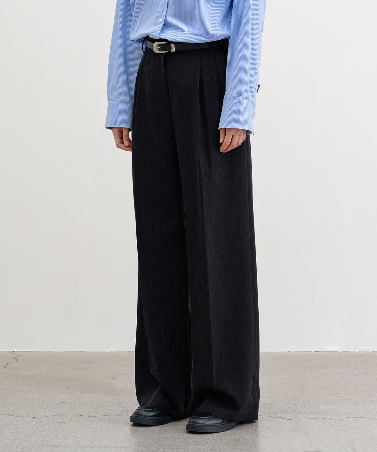클루니(CLUNY) Moment Classic Pintuck Wide Pants - Black