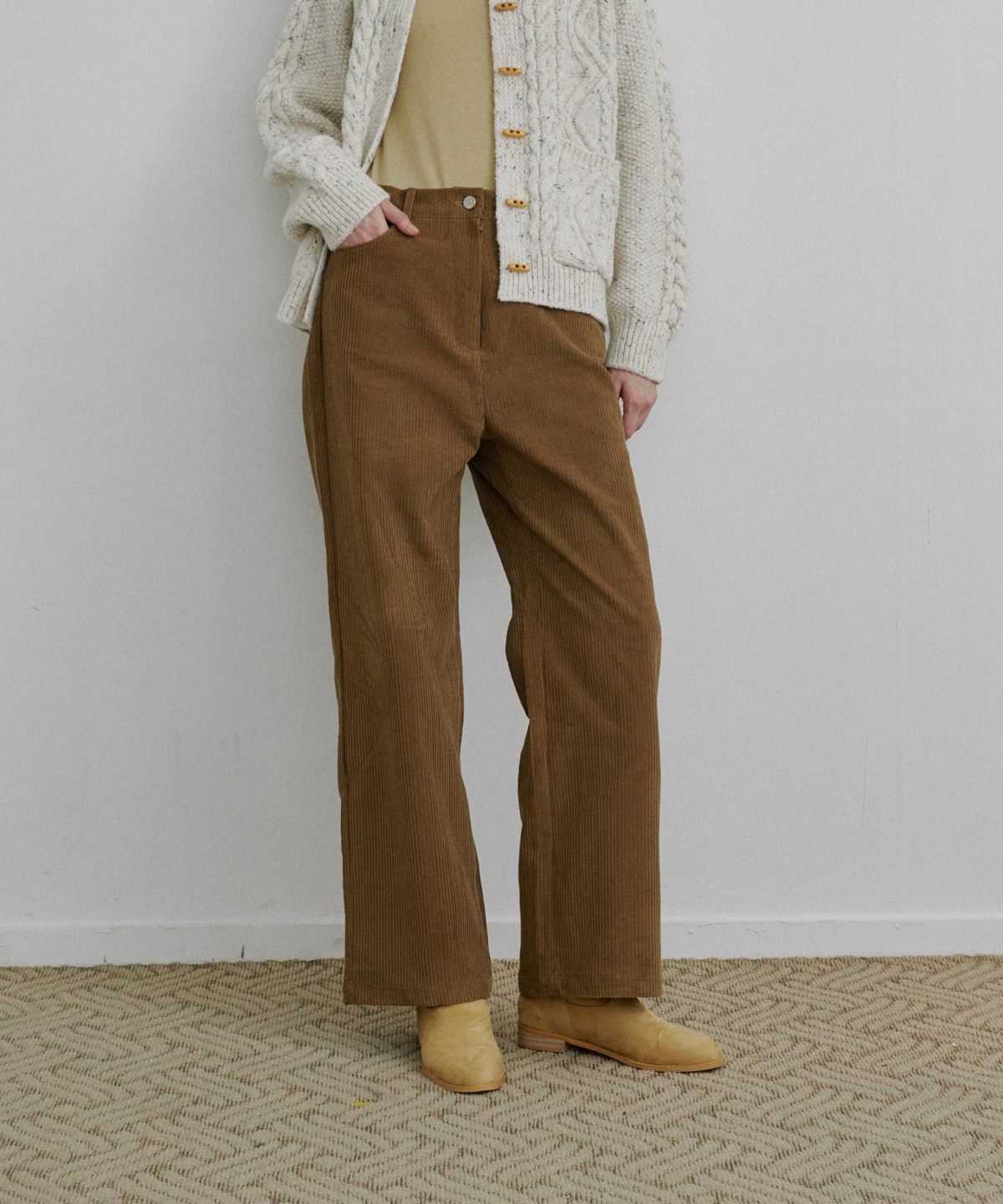 위오이(WIOE) Sally Coduroy Pants_Camel